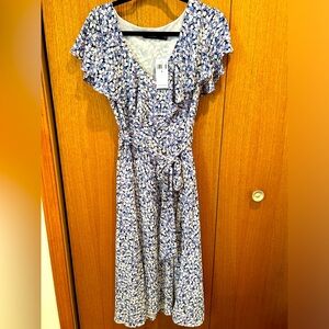 NWT Lauren Ralph Lauren Floral Belted Crepe Dress size 8 MIDI Flattering & Comfy